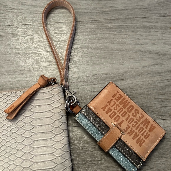 Consuela - Picture 3 of 3